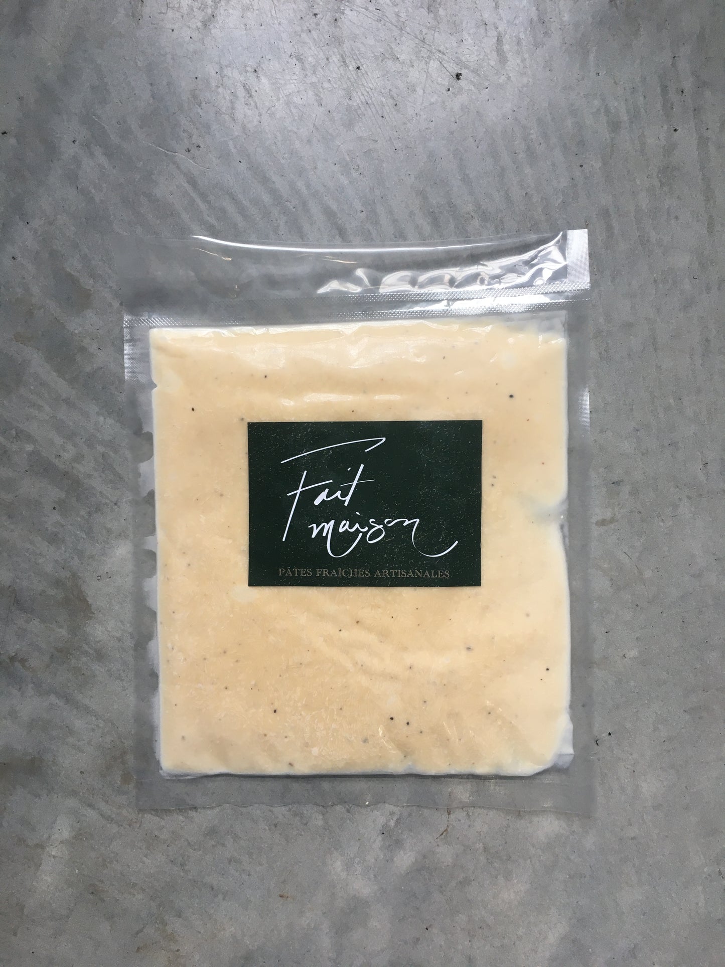 Sauce crème à l'ail confit et au vin blanc